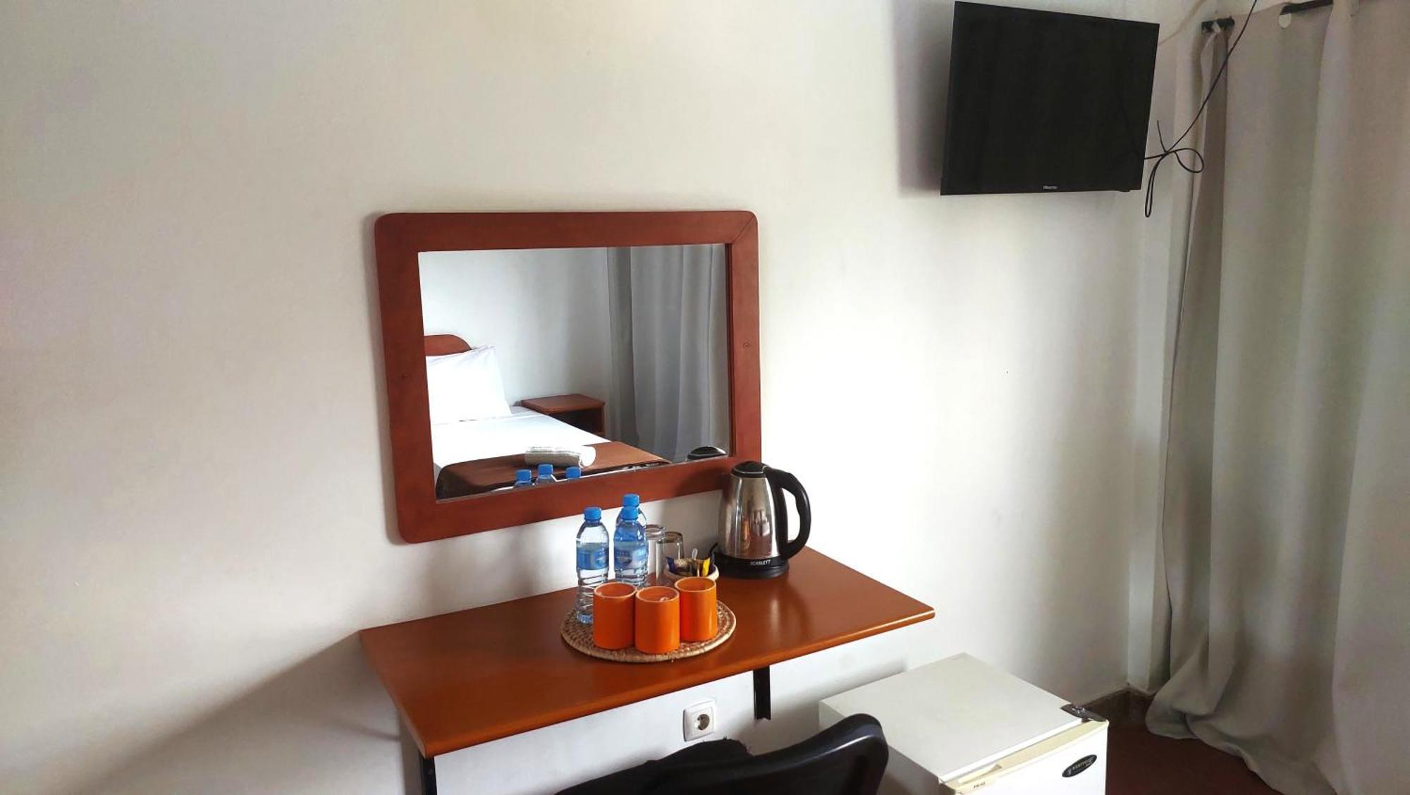 Hotel Іньямбане Екстер'єр фото