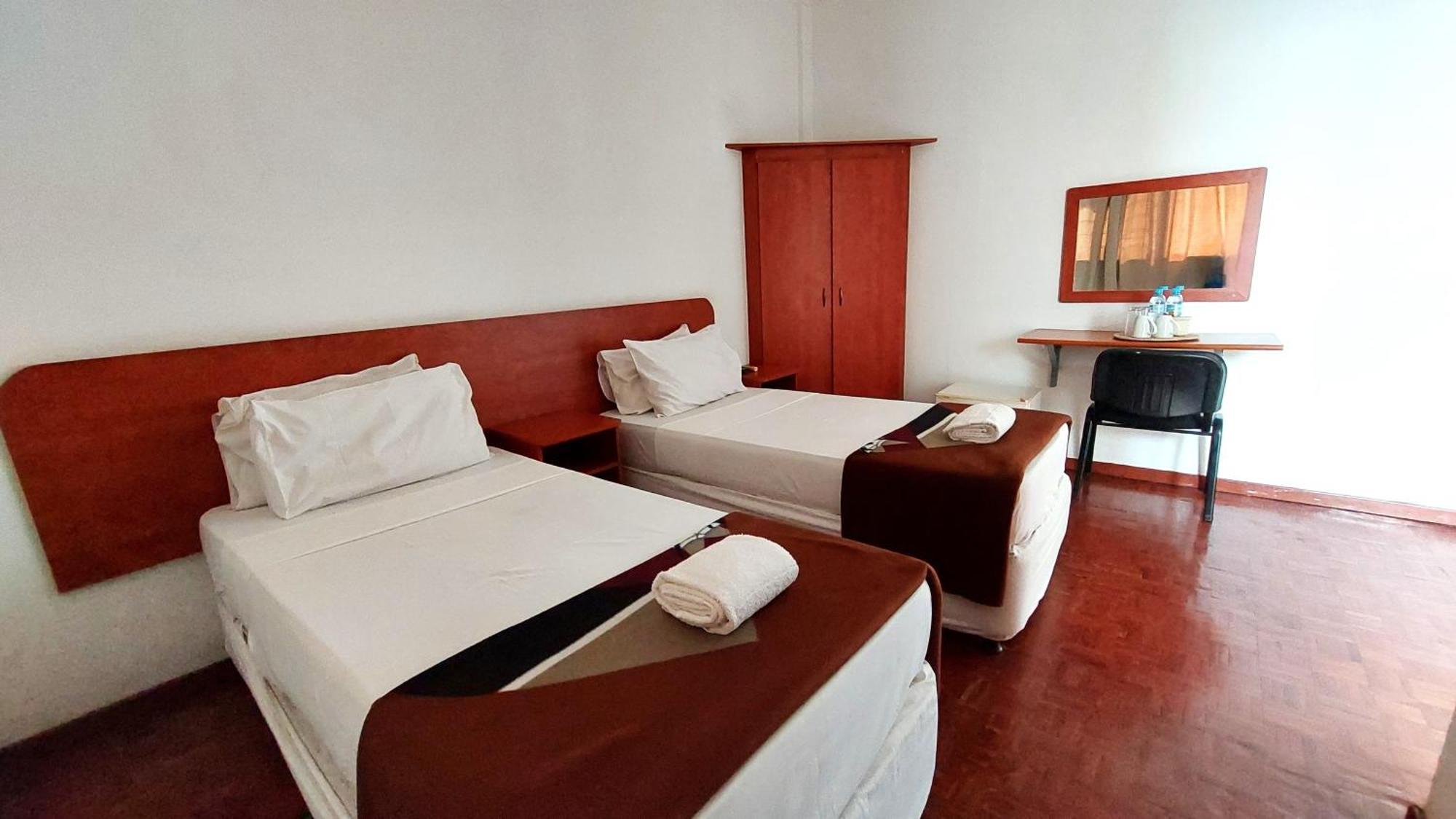 Hotel Іньямбане Екстер'єр фото